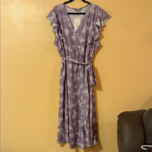 BloomChic Lavender Floral Midi Dress - Picture 1 of 7